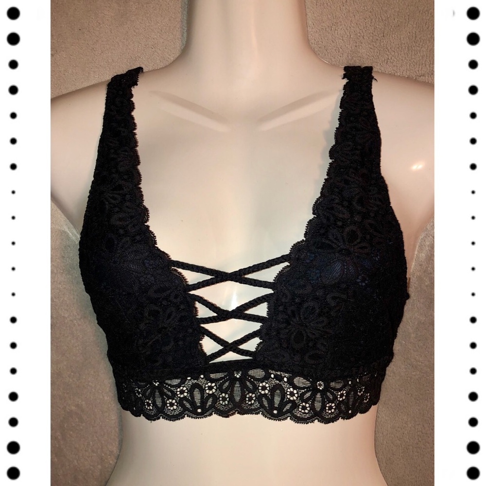 SOLD Victoria’s Secret black crossed lace bralette